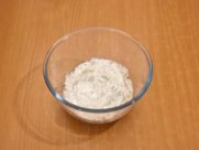 Листья салата с сыром