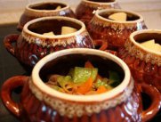 Готовим в горшочках: блюдо из овощей