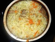 Блюдо в горшочках: свинина с рисом