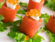 Розочки из красной рыбы