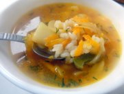 Овощной суп с рисом и чесноком