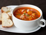 Овощной суп с тыквой и фасолью