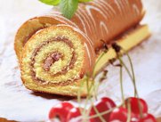 Бисквитный рулет со сгущенкой – рецепт