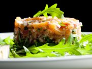 Тар-тар из красной рыбы с сыром