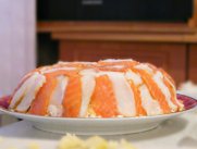 Салат: красная рыба, сыр, яйцо, сырный крем