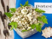 Полезный салат с рыбой и капустой