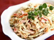 Сытный мясной салат с болгарским перцем